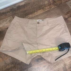Like new, worn once Old Navy khaki Lightweight Summer Shorts size 12